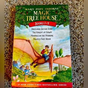 Magic Treehouse by Mary Pope Osborne